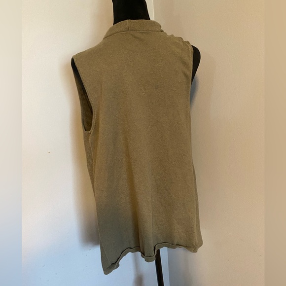 Loft Vest Size Small - Picture 3 of 4